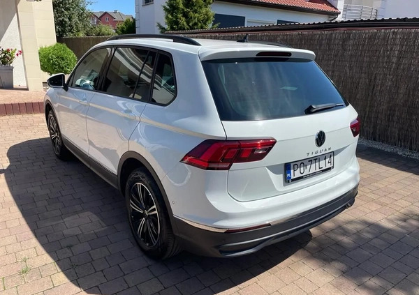 Volkswagen Tiguan cena 125999 przebieg: 19000, rok produkcji 2021 z Konin małe 137